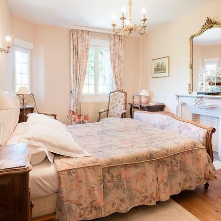 לינה וארוחת בוקר בוברו-אן-אוז' Manoir De Sens מראה חיצוני תמונה