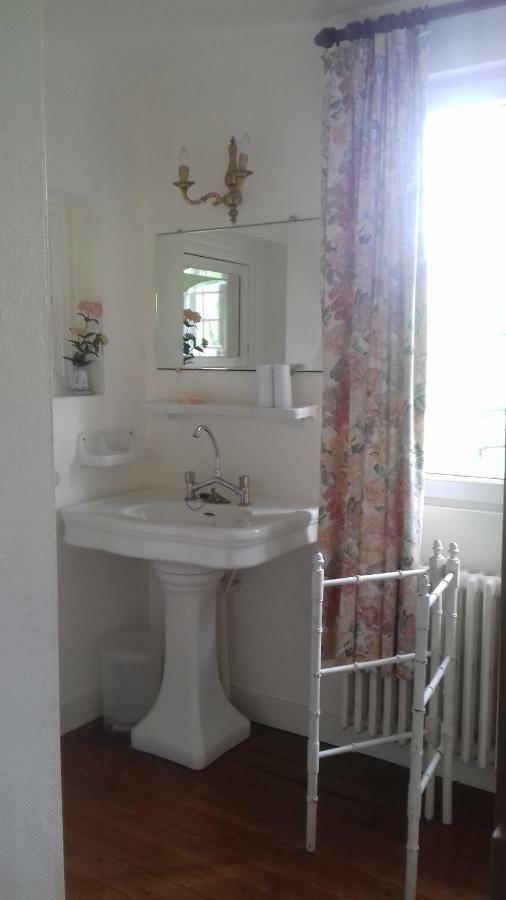 לינה וארוחת בוקר בוברו-אן-אוז' Manoir De Sens מראה חיצוני תמונה