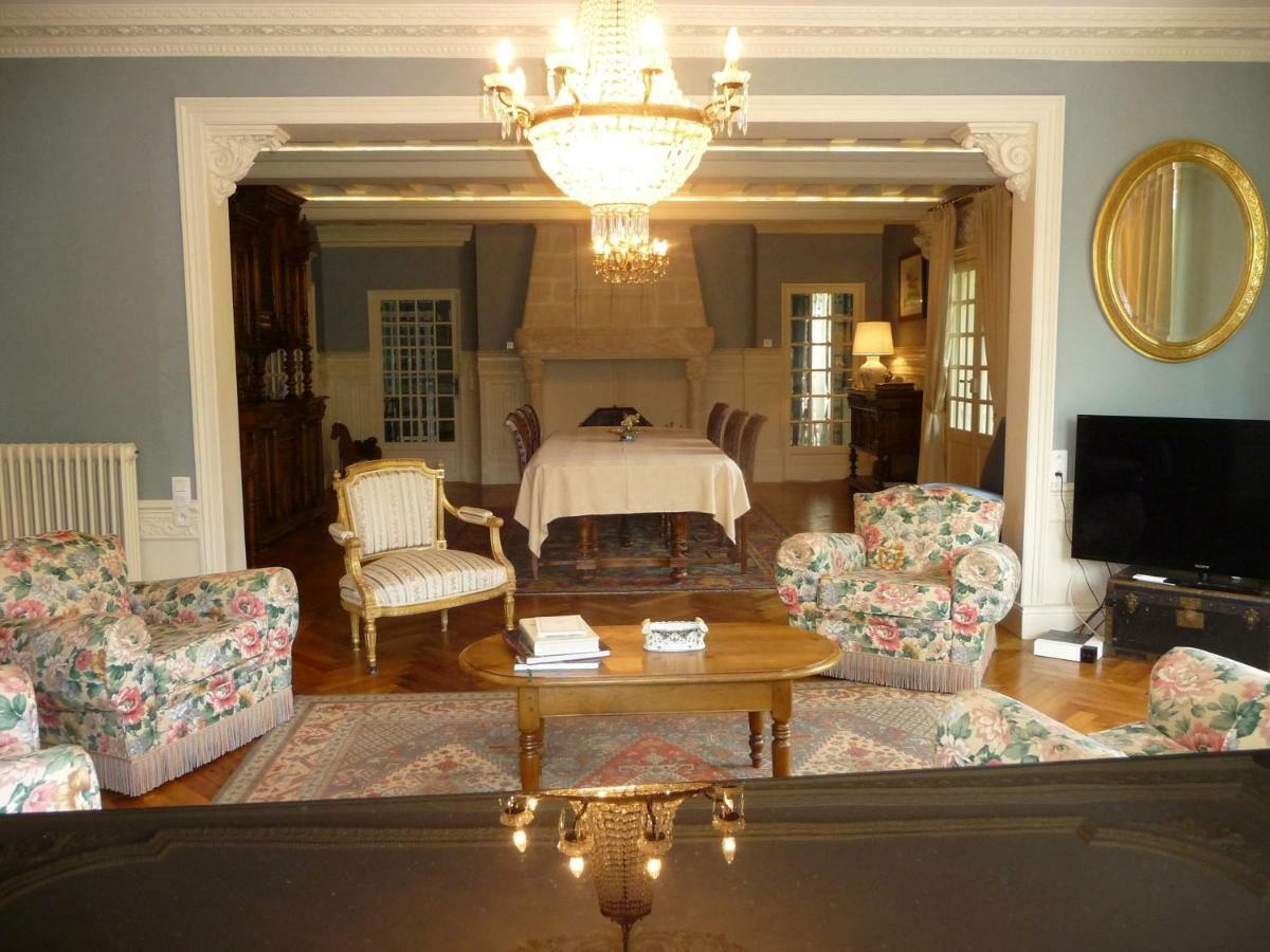 לינה וארוחת בוקר בוברו-אן-אוז' Manoir De Sens מראה חיצוני תמונה