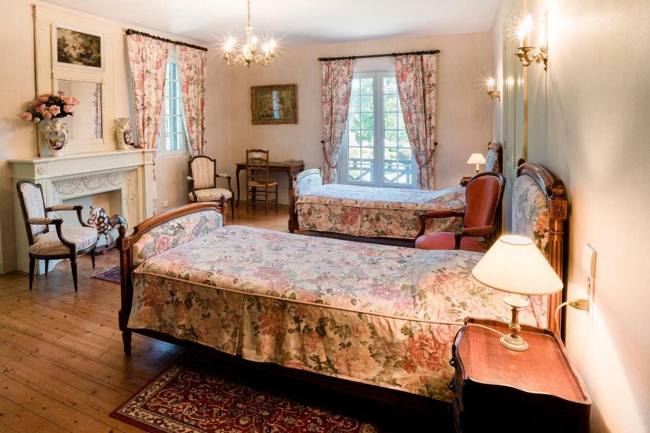 לינה וארוחת בוקר בוברו-אן-אוז' Manoir De Sens מראה חיצוני תמונה